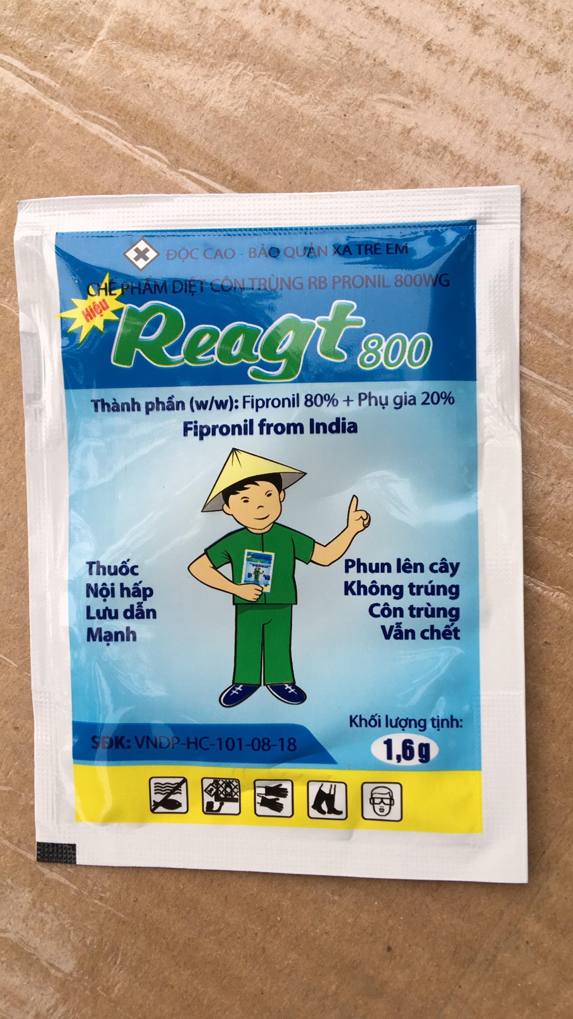 Sản phẩm diệt kiến gián và côn trùng trong gia đình Reagt gói 1.6gr
