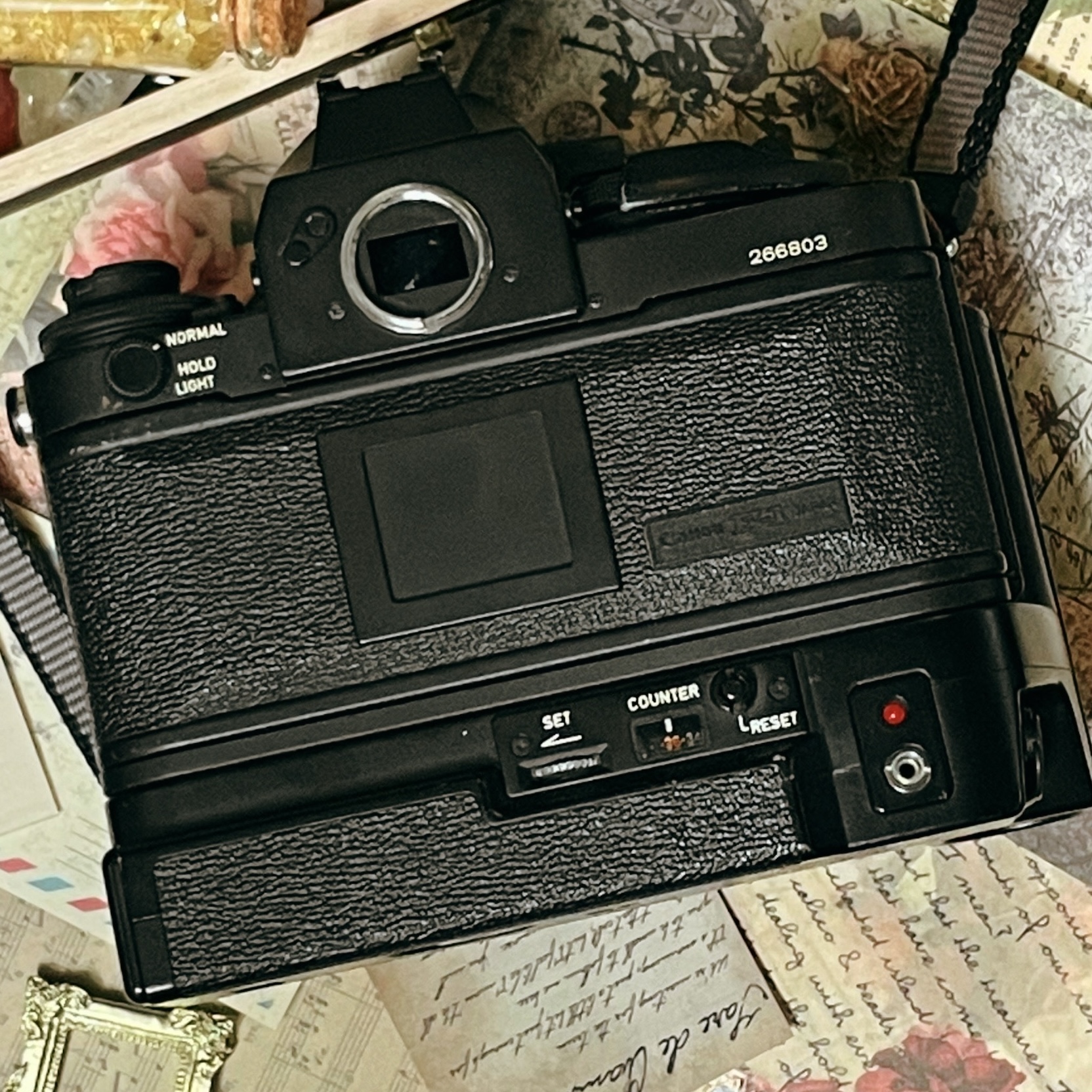 Máy ảnh film Canon F-1