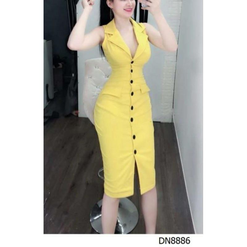 Đầm vest hở ngực đính nút cá tính