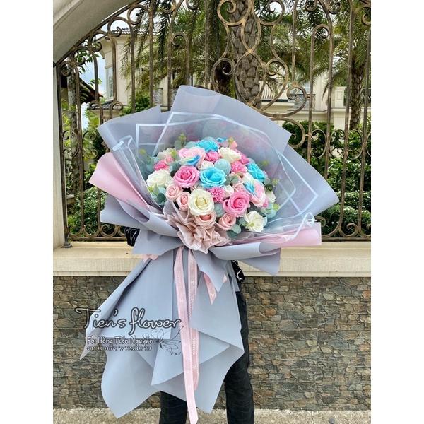 Bó hoa sáp cao cấp mix màu tông xanh kèm đèn chùm