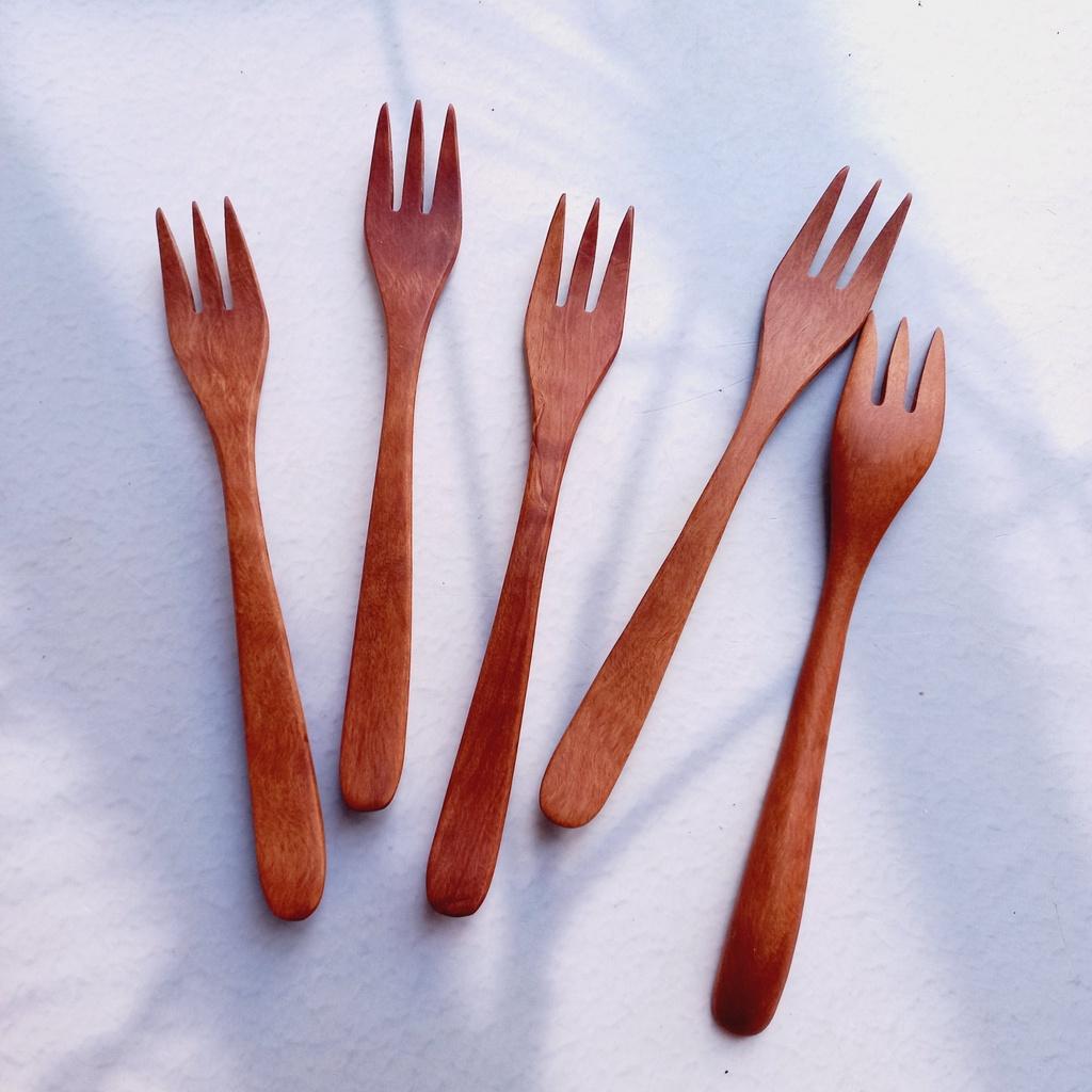 Dĩa,Nĩa Ăn Hoa Quả,Trái Cây, Dĩa Ăn Bánh Gato Gỗ Nhãn Cỡ 15cm,Dĩa Gỗ Thủ Công,Chụp Ảnh Trang Trí