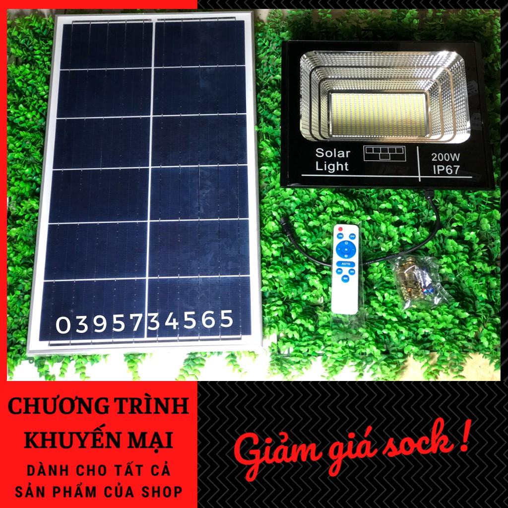 Đèn pha năng lượng mặt trời báo pin 200W (BÁO PIN)