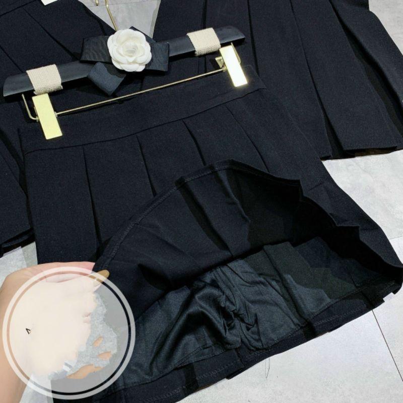 Chân váy xòe ngắn kèm quần bên trong