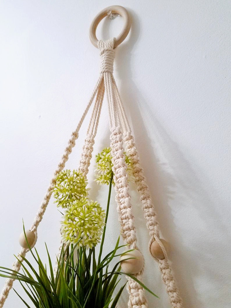 Kệ tết dây cotton xoắn kết hợp hạt gỗ treo tường trang trí gỗ thông tự nhiên- Kích thước DxR: 40x15cm . KTT290321