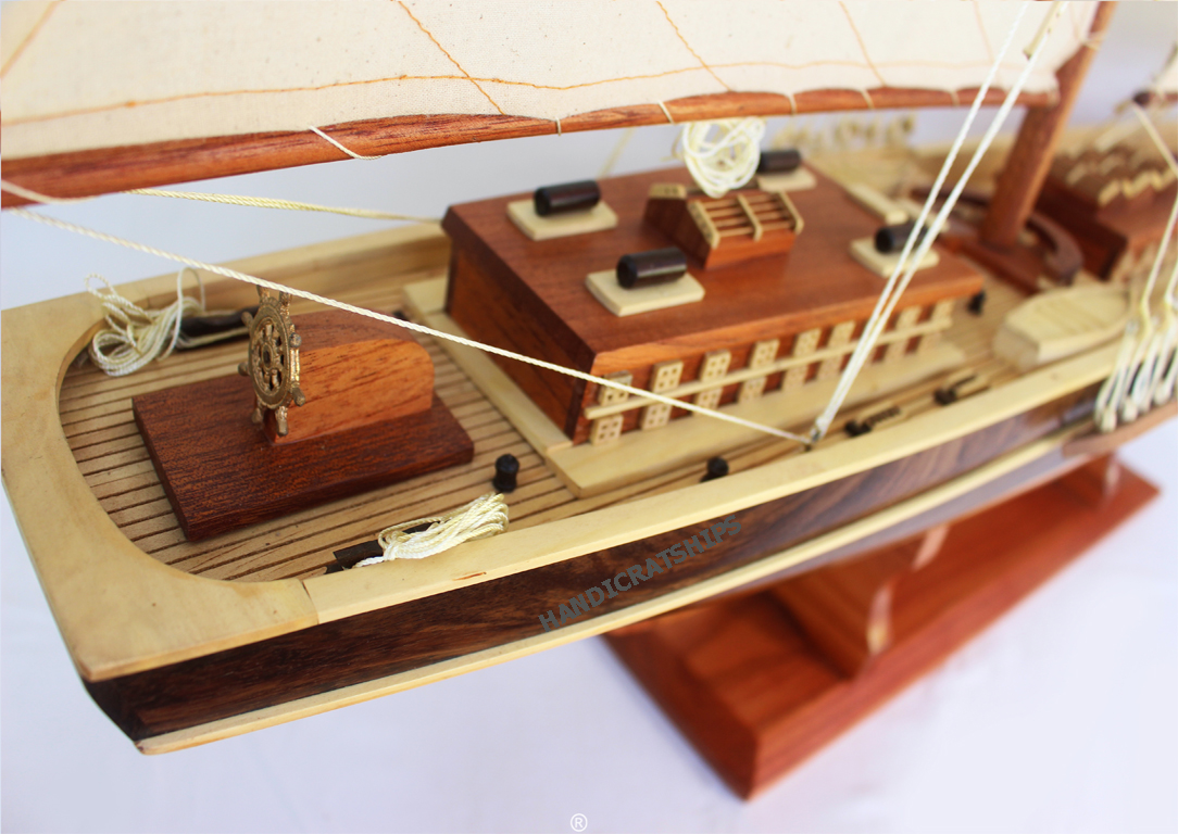 Thuyền buồm trang trí Bluenose 71cm