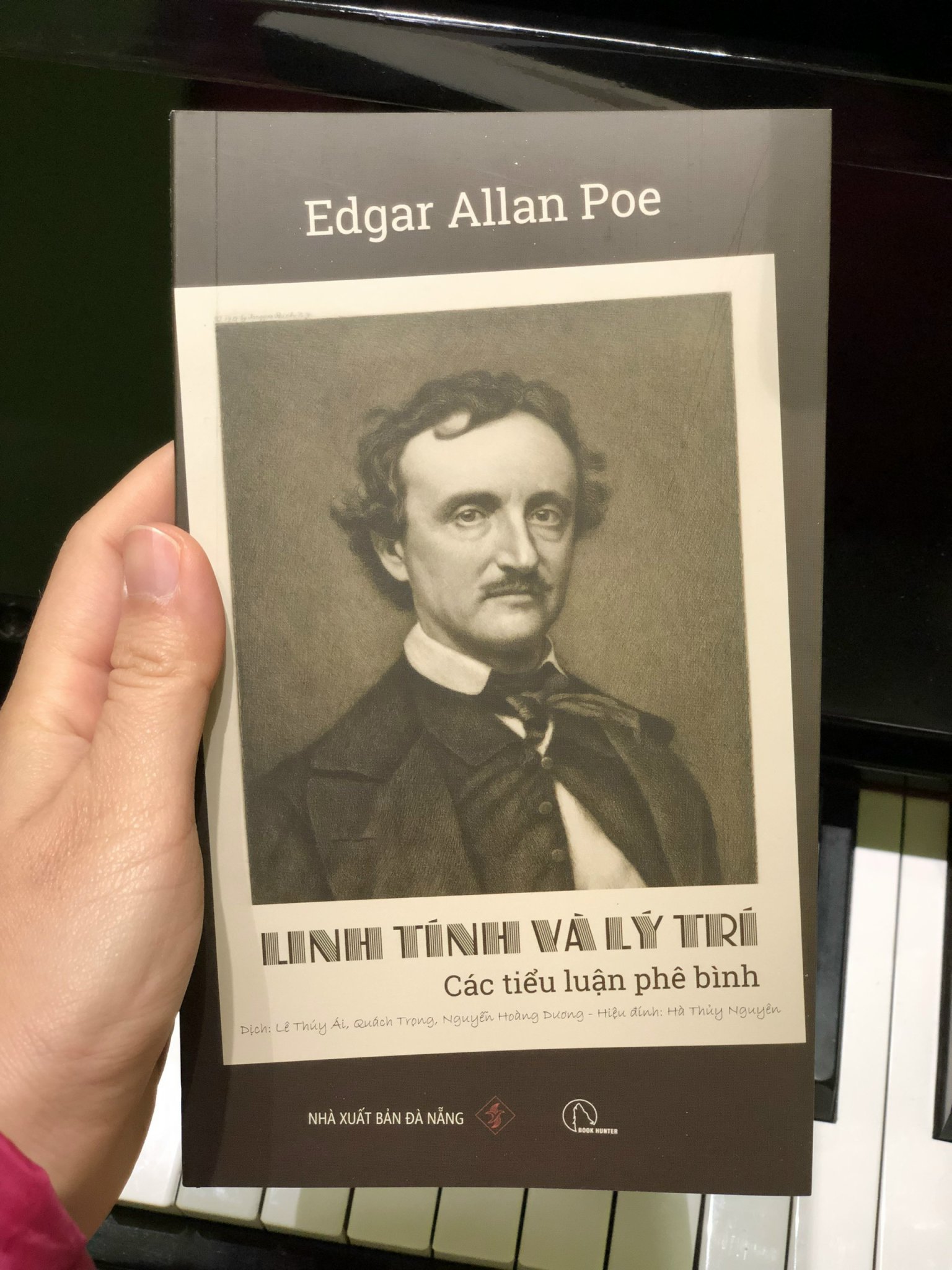 LINH TÍNH VÀ LÝ TRÍ - Các Tiểu Luận Phê Bình - Edgar Allan Poe - (bìa mềm)