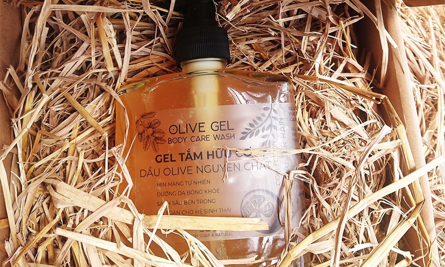 Olive Gel Le Bon Body Care Wash, Gel tắm hữu cơ dầu Olive nguyên chất chai thủy tinh 250ml dòng Forest After Rain trầm ấm