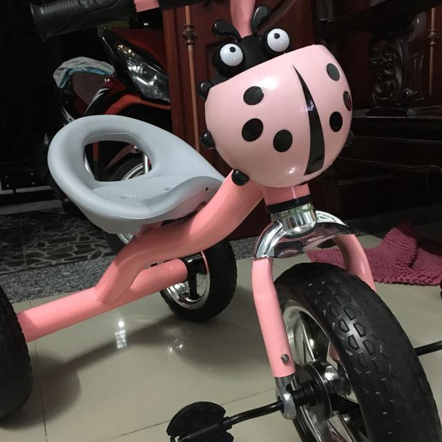 Xe đạp ba bánh bình nước cho bé
