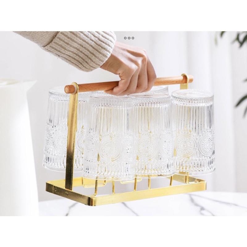 Giá úp cốc chén, khay úp cốc kim loại mạ vàng tay cầm gỗ