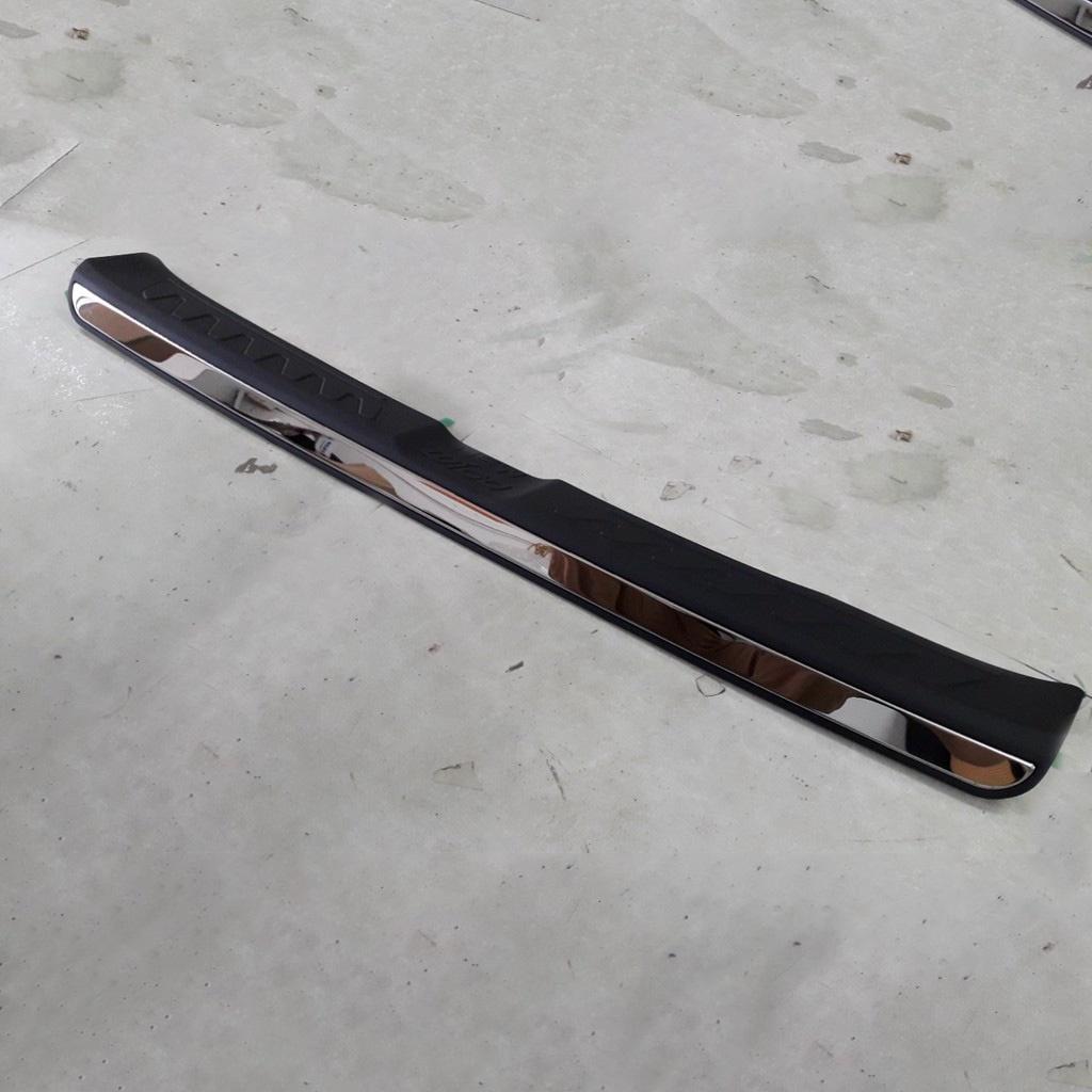 Ốp chống trầy cốp cho xe Toyota Wigo 2018-2023 chất liệu NHỰA 3D cao cấp - SUPER CAR