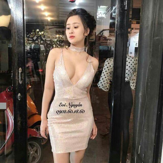 Đầm kimsa xẻ ngực kèm vòng cổ
