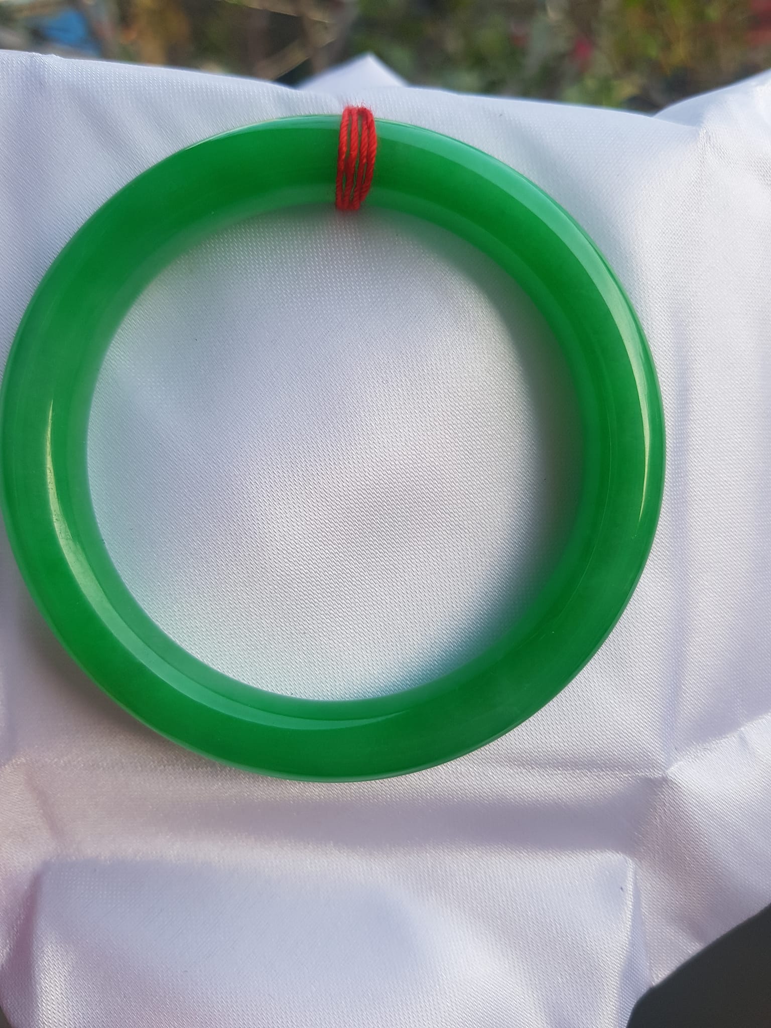 Vòng cẩm thạch Lý Đẹp AAA Sao 53mm x cọng to dầy 8,8mm Màu xanh lá tươi bóng đẹp Nữ mệnh Mộc mệnh Hỏa 52kg - 62kg đeo ạ