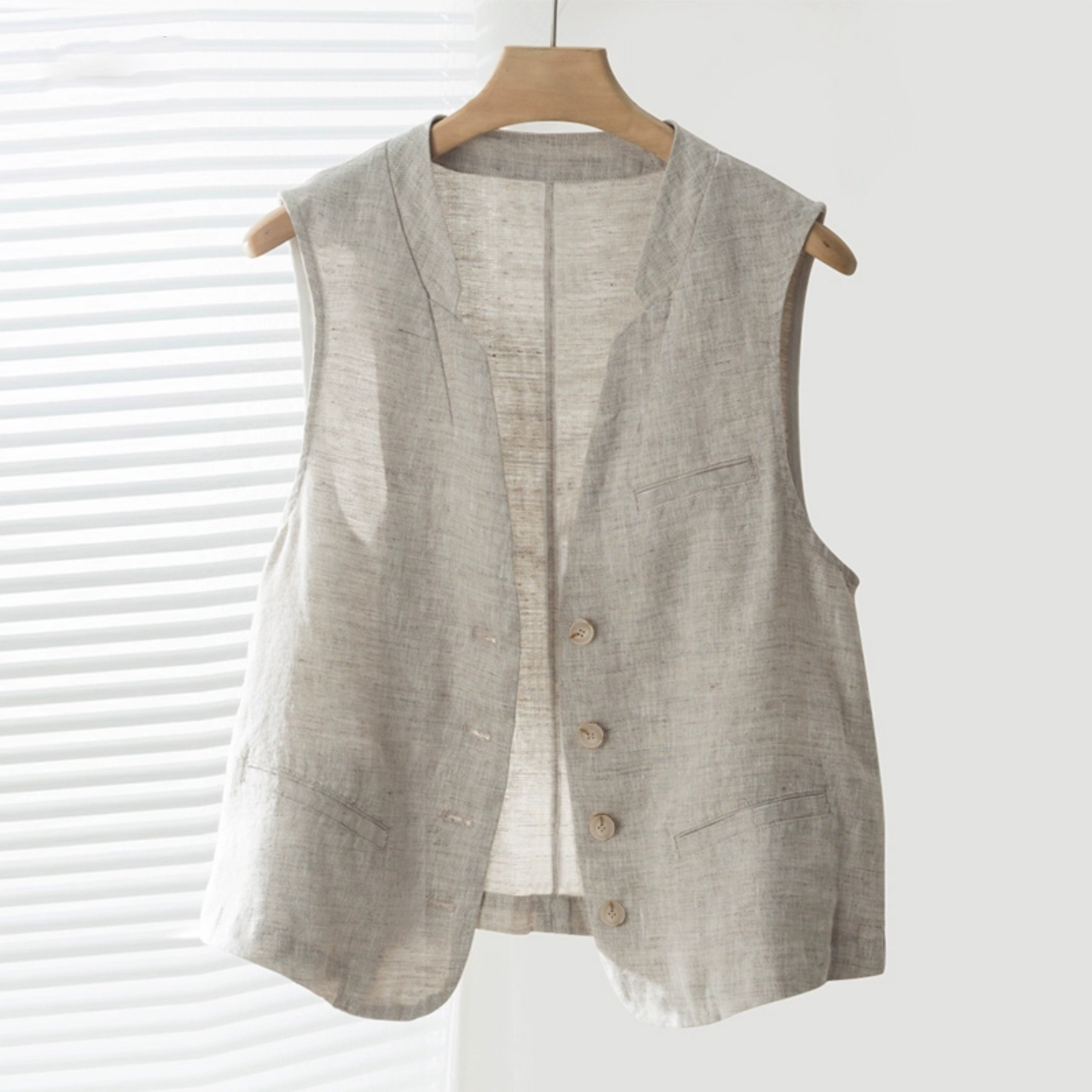 Áo blazer nữ linen mềm mát, áo gile nữ thiết kế bốn cúc chạy dọc phong cách Hàn Quốc siêu thanh lịch Bz02