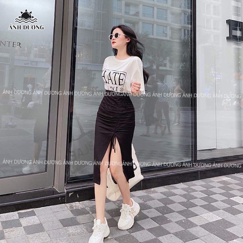 Set áo thun tay lỡ in chữ và chân váy nhún xẻ tà thun cotton su cho mùa hè cá tính