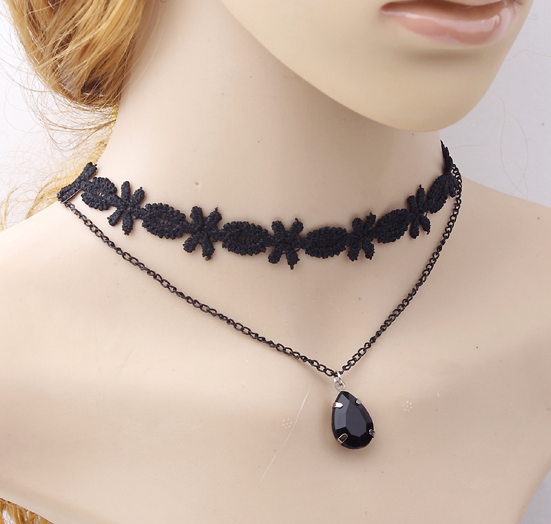 Dây chuyền choker giọt nước BHDC231