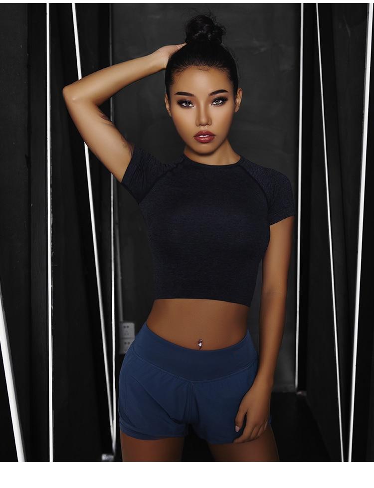 Áo Thun Nữ Ngắn Tay Cổ Tròn Hở Eo Thời Trang