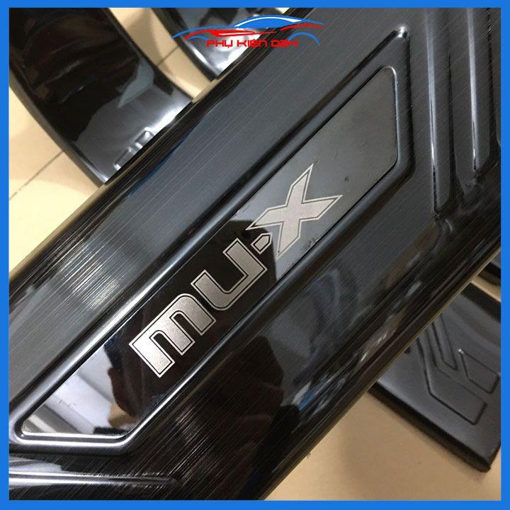 Bộ nẹp bước chân trong MUX, MU-X vân Titan chống trầy làm đẹp ô tô