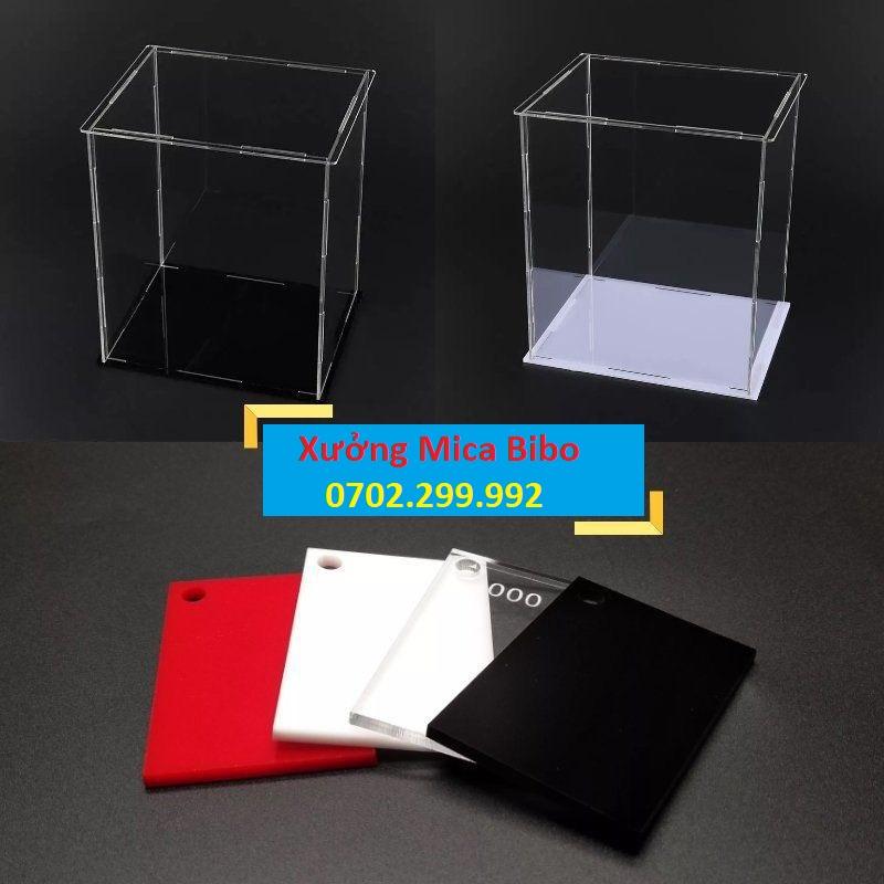 200 size, Dày 3mm , Cao 40,45,50cm, Hộp mica trưng bày thiết kế theo yêu cầu