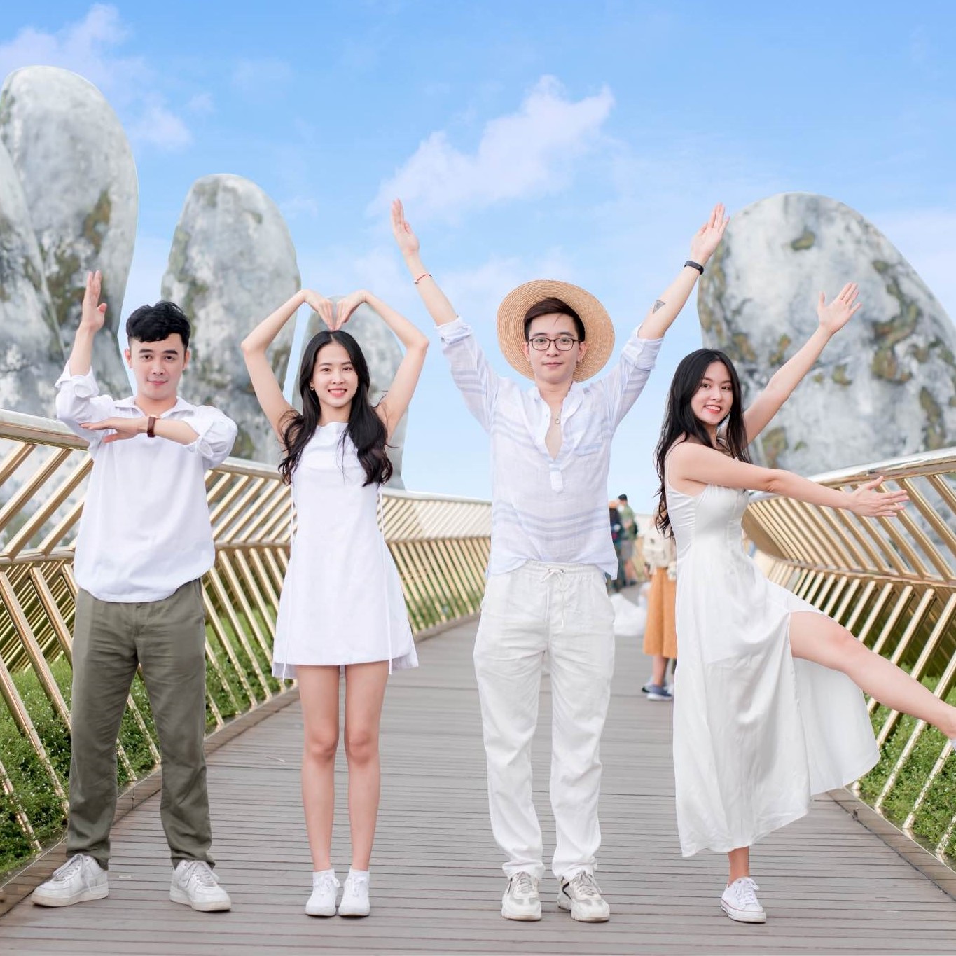 Vé Bà Nà Hills, Vui Chơi Không Giới Hạn, Không Cần Xếp Hàng Mua Vé