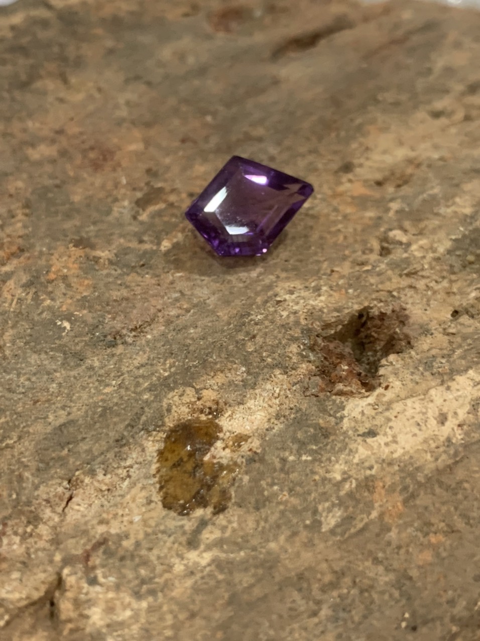 Viên đá thạch anh tím (Amethyst) thiên nhiên_HA-G000524