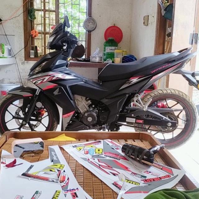 Tem rời Winner Gtr xám đỏ đen