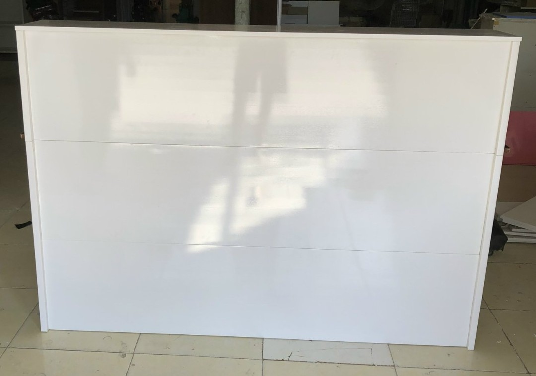 Bàn lễ tân, quầy Reception, bàn tính tiền ngang Juno Sofa 1m6 x cao 95 cm x sâu 48 cm.