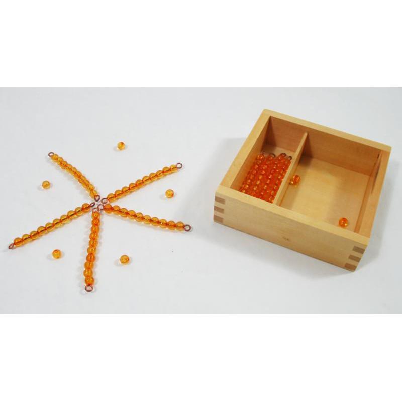 Dây cườm đơn màu chơi với bảng hàng chục Montessori