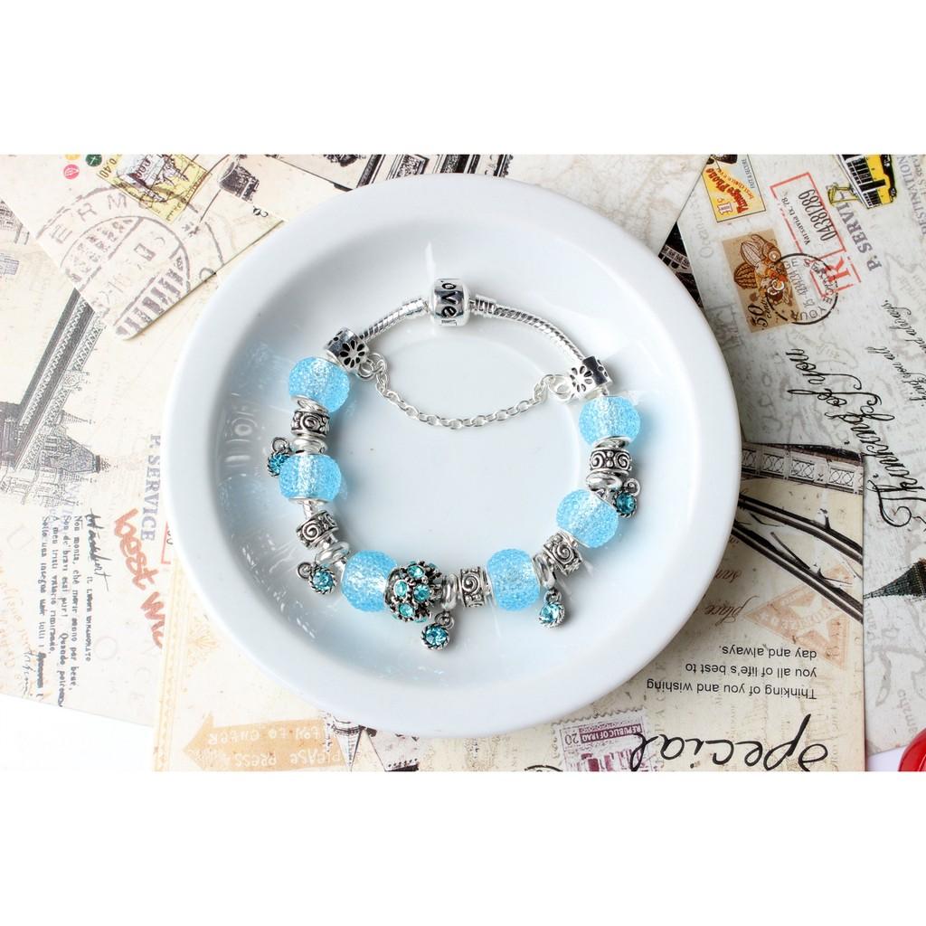 Vòng tay charm màu sắc