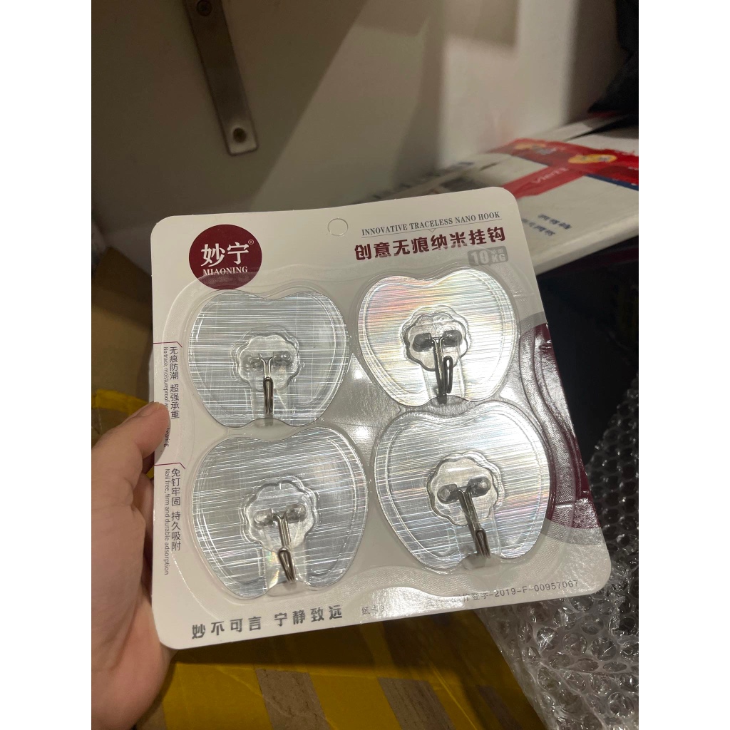 Vỉ 4 móc dán tường cường lực MiaoNing, móc siêu dính hình quả táo