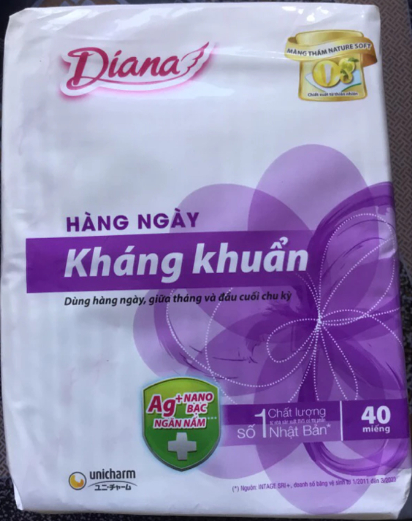 Gói 40 Miếng 15.5cm | 1 Gói Băng Vệ Sinh Diana Sensi Hàng Ngày Kháng Khuẩn 40 Miếng- HSD luôn mới