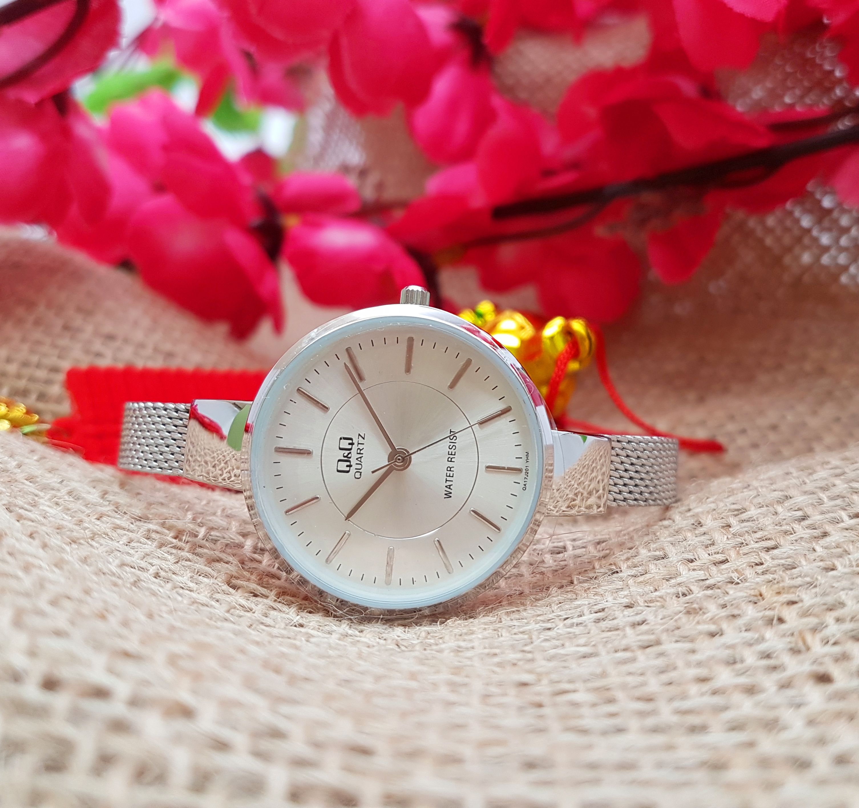 Đồng hồ nữ Q&Q CITIZEN QA17J201Y dây sắt