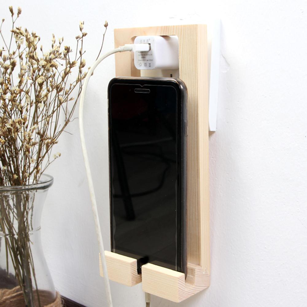 Giá đỡ điện thoại sạc pin bằng gỗ treo tường