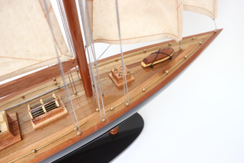 Mô hình du thuyền đua ENDEAVOUR  - 60cm