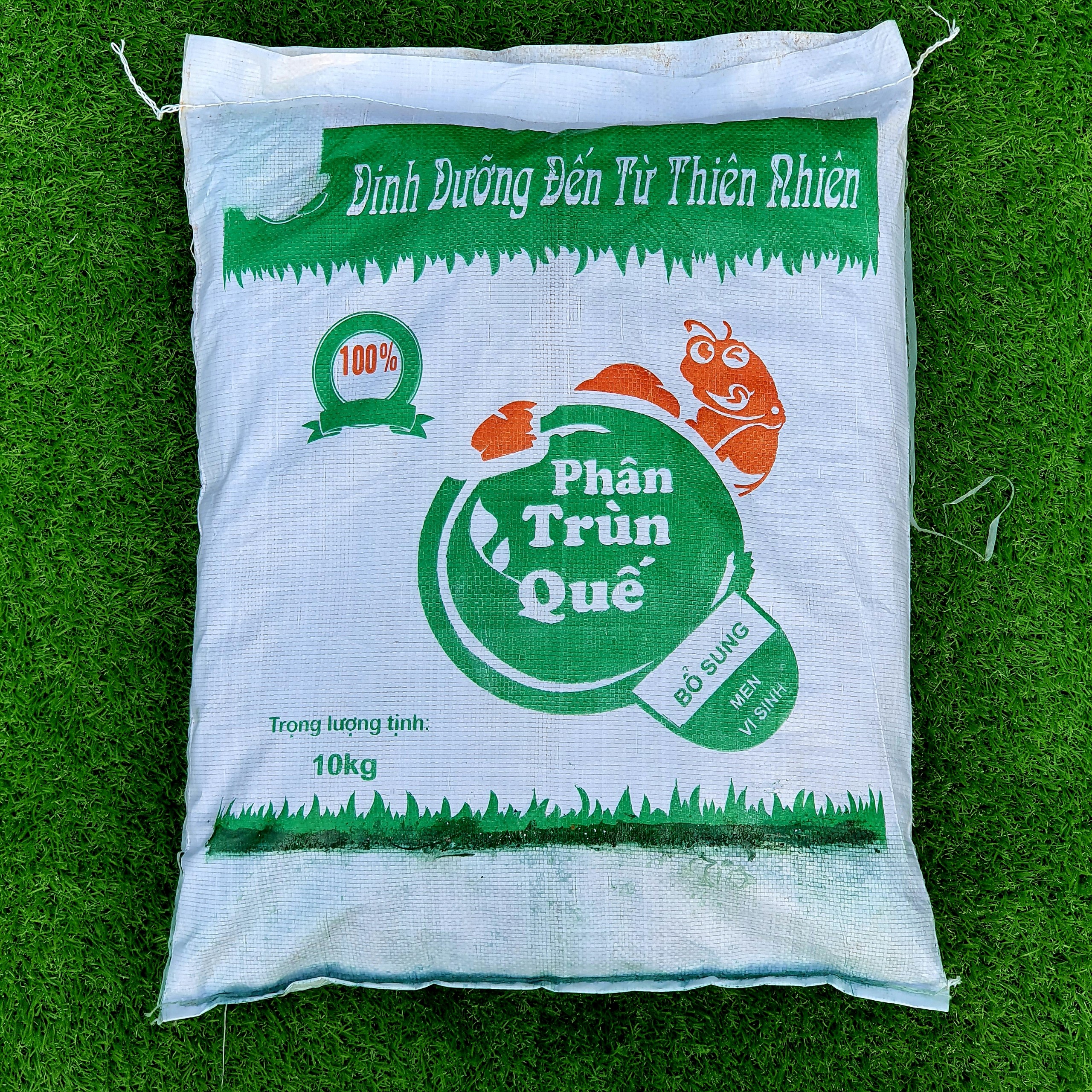 PHÂN TRÙN QUẾ: Nguyên chất 100%, bổ sung men vi sinh - Là loại phân bón hữu cơ tốt nhất con người biết đến: Phù hợp trồng rau, hoa, cây cảnh - An toàn cho người sử dụng cây trồng và môi trường