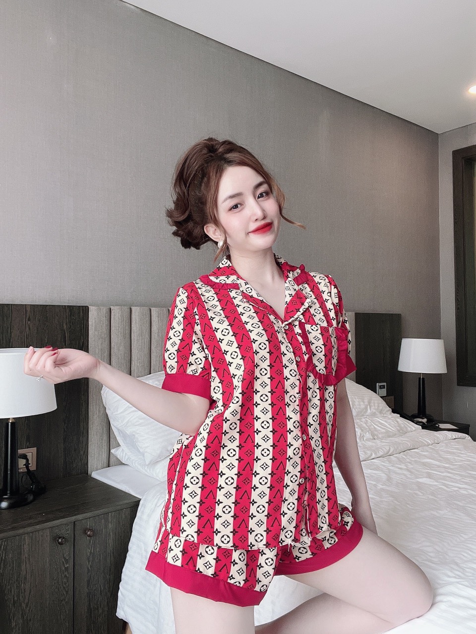 Bộ pijama nữ cộc tay quần đùi chất liệu lụa mango cao cấp, bộ đồ ngủ nữ cổ phối bèo hoạ tiết caro dễ thương CC11