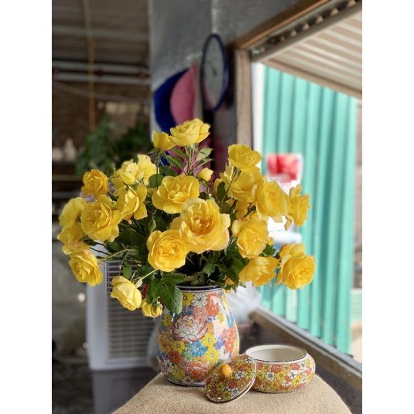 Lọ hoa vẽ ngàn hoa