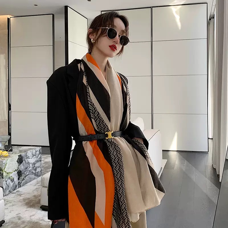 KHĂN CHOÀNG LỤA DÁNG DÀI CỰC SANG PHONG CÁCH TÂY ÂU SANG XỊN MỊN MÃ 08