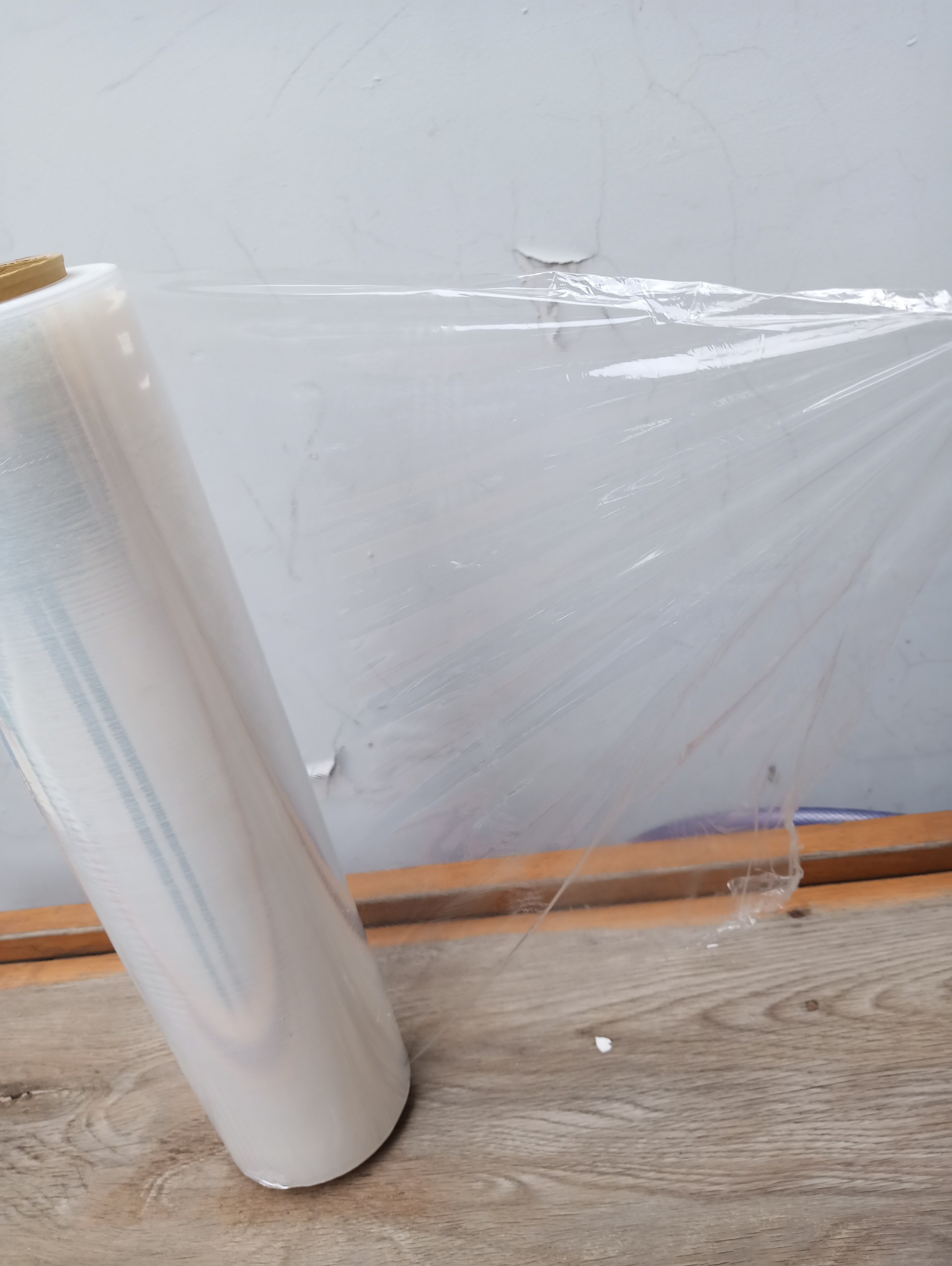 Màng PE quấn hàng, bảo vệ hàng hóa 50cm x 3.3kg