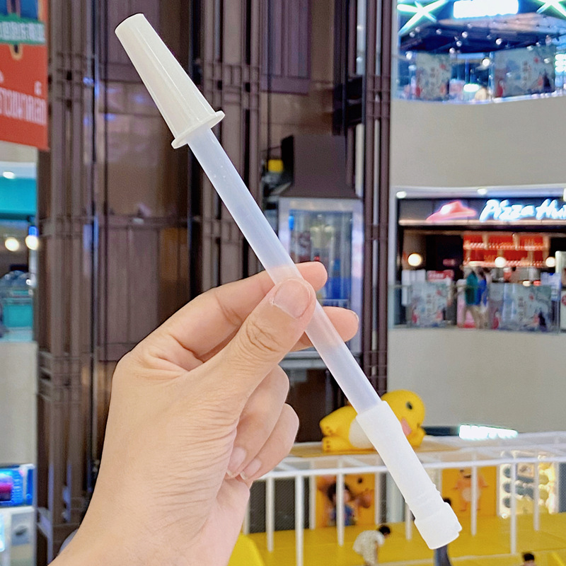 Bình Đựng Nước 1100ml Hình Gấu Dễ Thương Có Dây Đeo Kèm Sticker