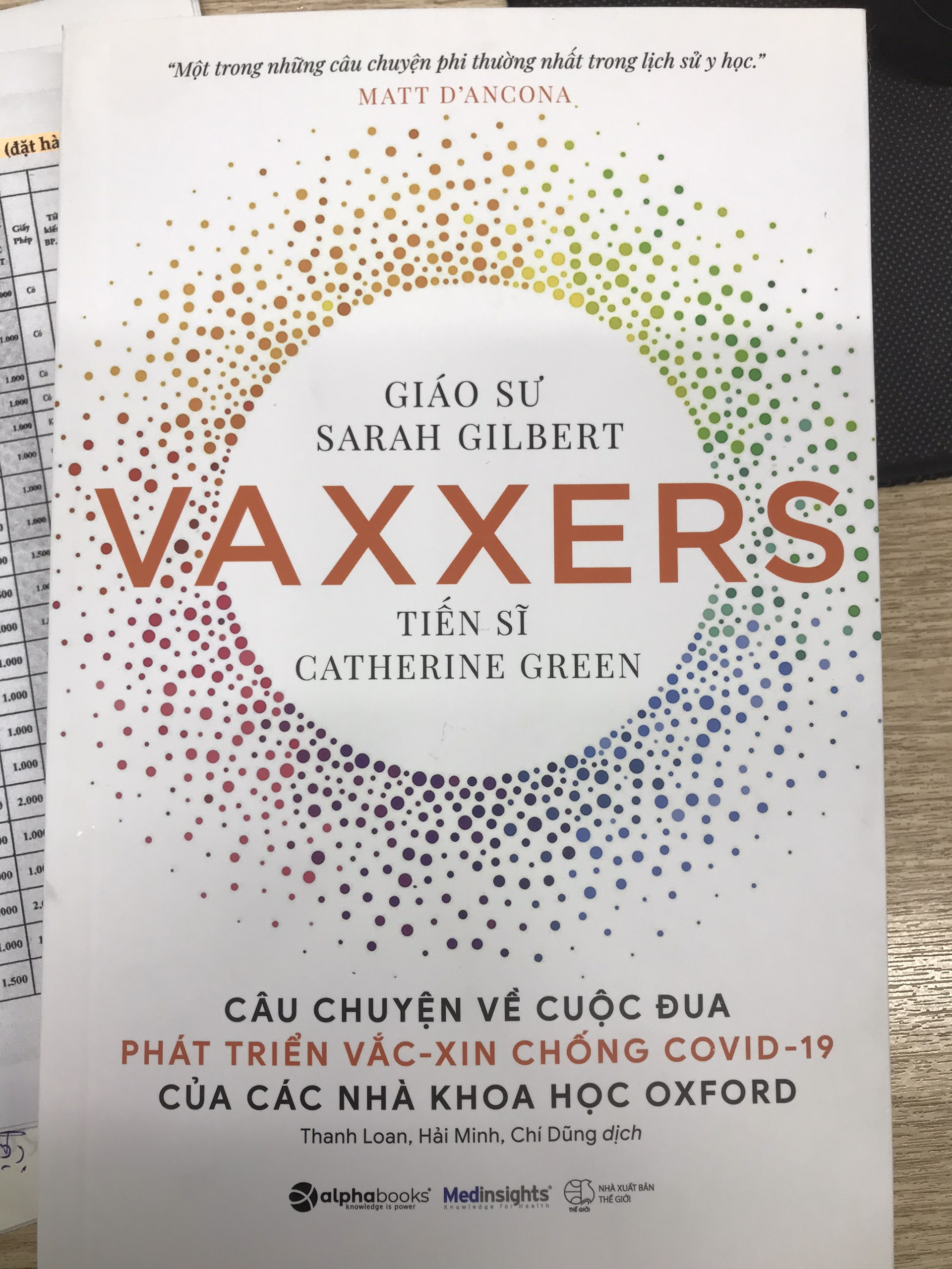 Vaxxers: Câu Chuyện Về Cuộc Đua Phát Triển Vắc-xin Chống Covid 19 Của Các Nhà Khoa Học Oxford