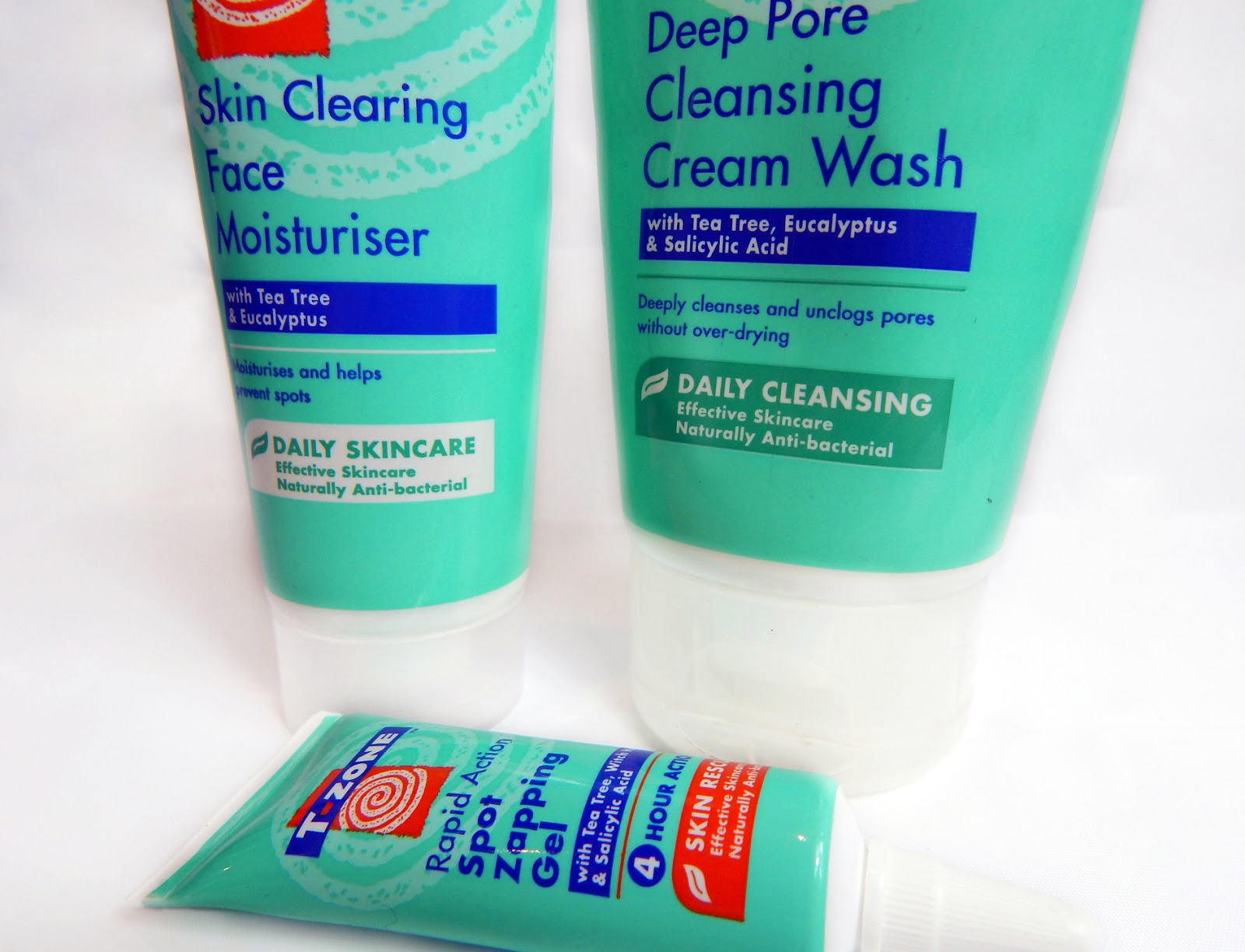 Sữa Rửa Mặt Làm Sạch Lỗ Chân Lông T-Zone Deep Pore Cleansing Cream Wash 150ml