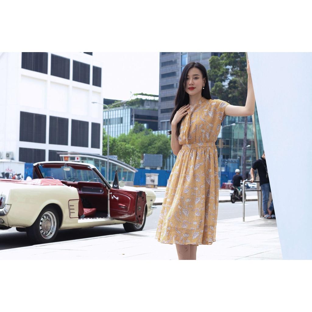 SHEAZ Đầm dài voan vàng họa tiết hoa dây cổ phong cách Hàn Quốc