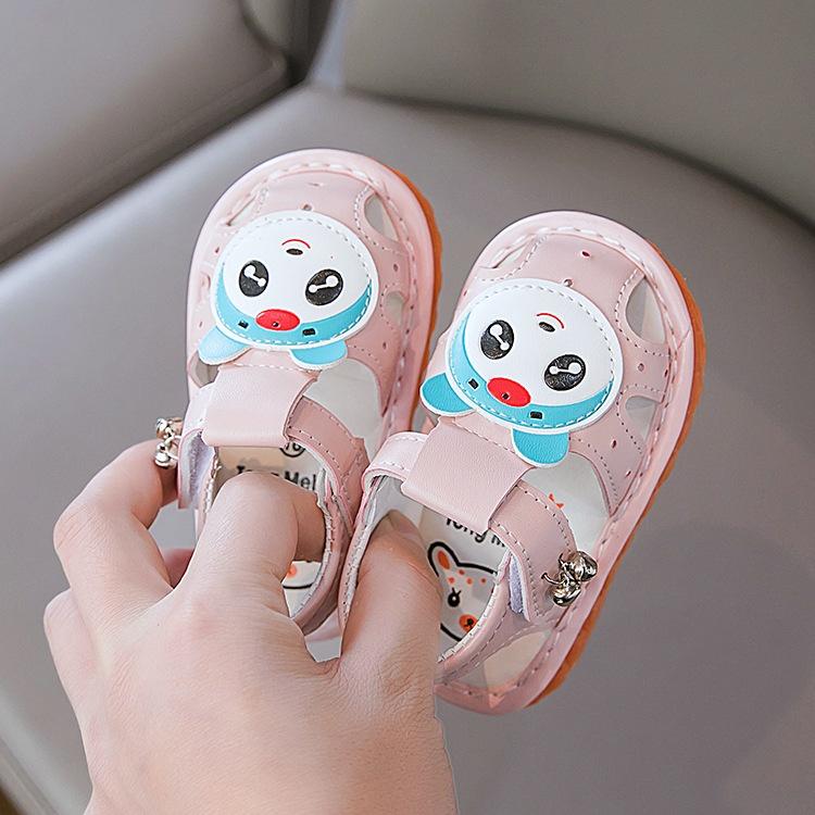 Sandal Tập Đi Cho Bé Trai Bé Gái Phát Tiếng Kêu Đế Mềm Chống Trơn Trượt Phong Cách Hàn Quốc D52