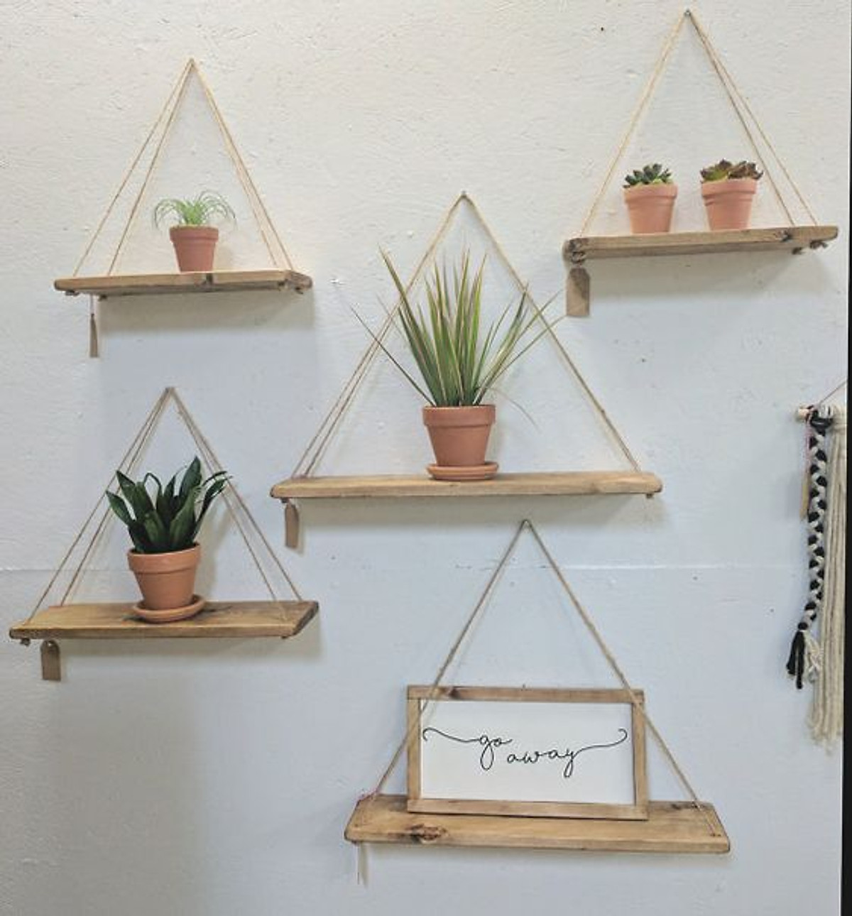 Kệ Treo Trang Trí Bằng Dây Thừng Se Macrame Gỗ Thông Nhập Khẩu - Kích thước: 50x10cm