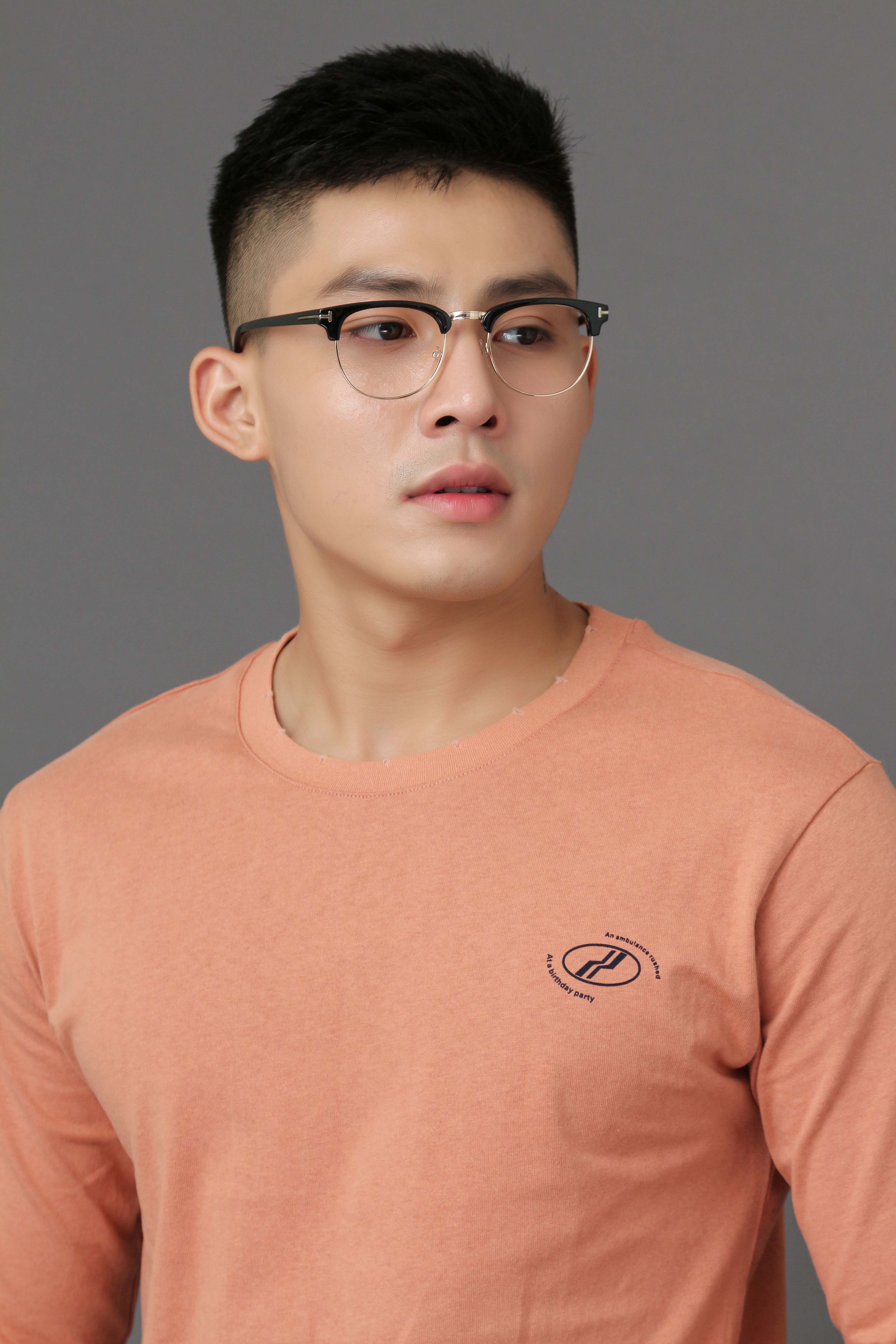 Áo thun tay dài nam Hàn Quốc Akuba chuẩn form Slim fit vải thoáng mát chất liệu cotton 9023