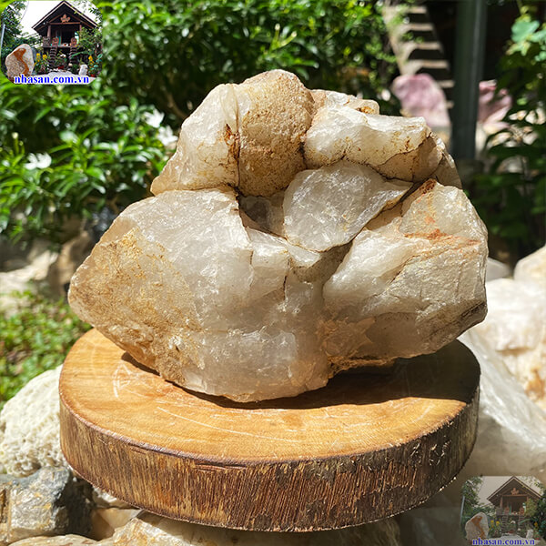Đá thạch anh thô để trang trí nội thất - 2.75kg