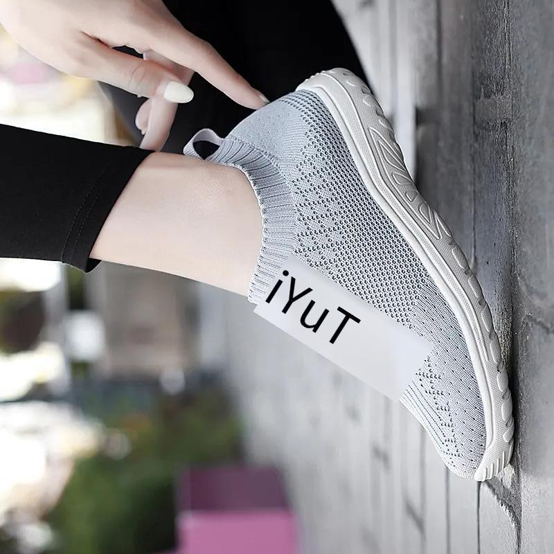 Giá thấp nhất đôi giày nhỏ màu trắng bán chạy giày đôi giày chạy bộ giày lưới màu đỏ ngoài trời ngoài trời