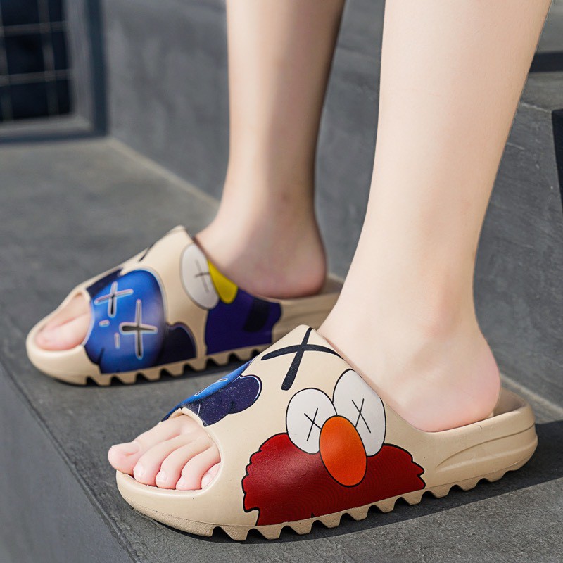 Dép Nữ Thời trang KAWS NEW - Dép YZ Slide Siêu Nhẹ, Siêu Bền