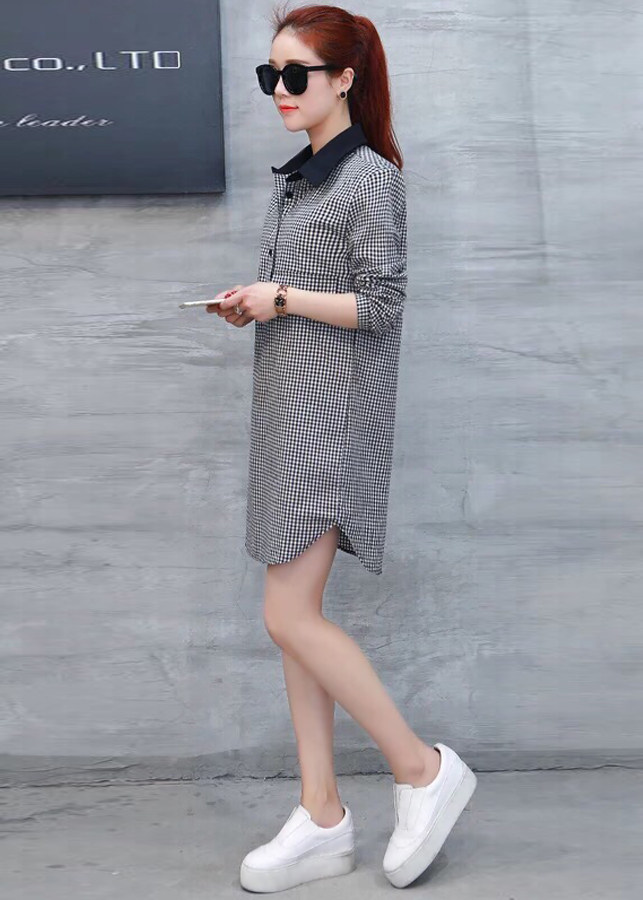 Đầm suông caro cổ đen