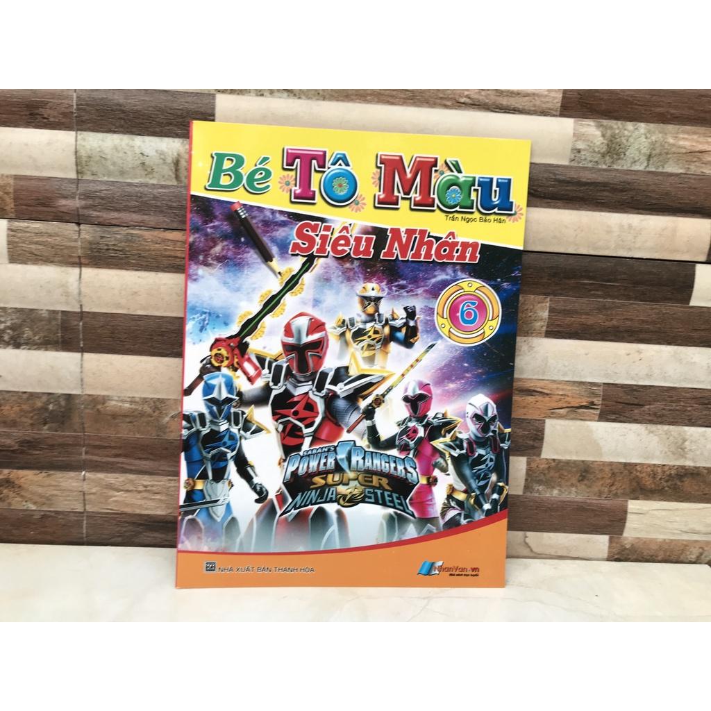 Bé tập tô màu siêu nhân